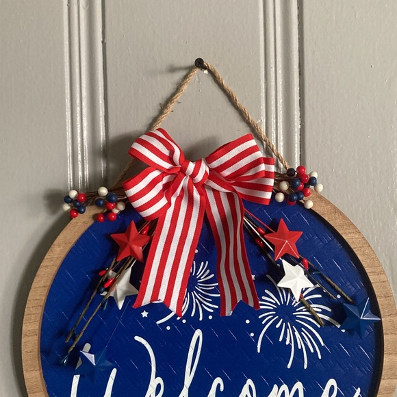 NWT- Round Wooden- Blue Wicker- WELCOME Patriotic Decoration Sign 🇺🇸🎇⭐️ - Picture 5 of 17